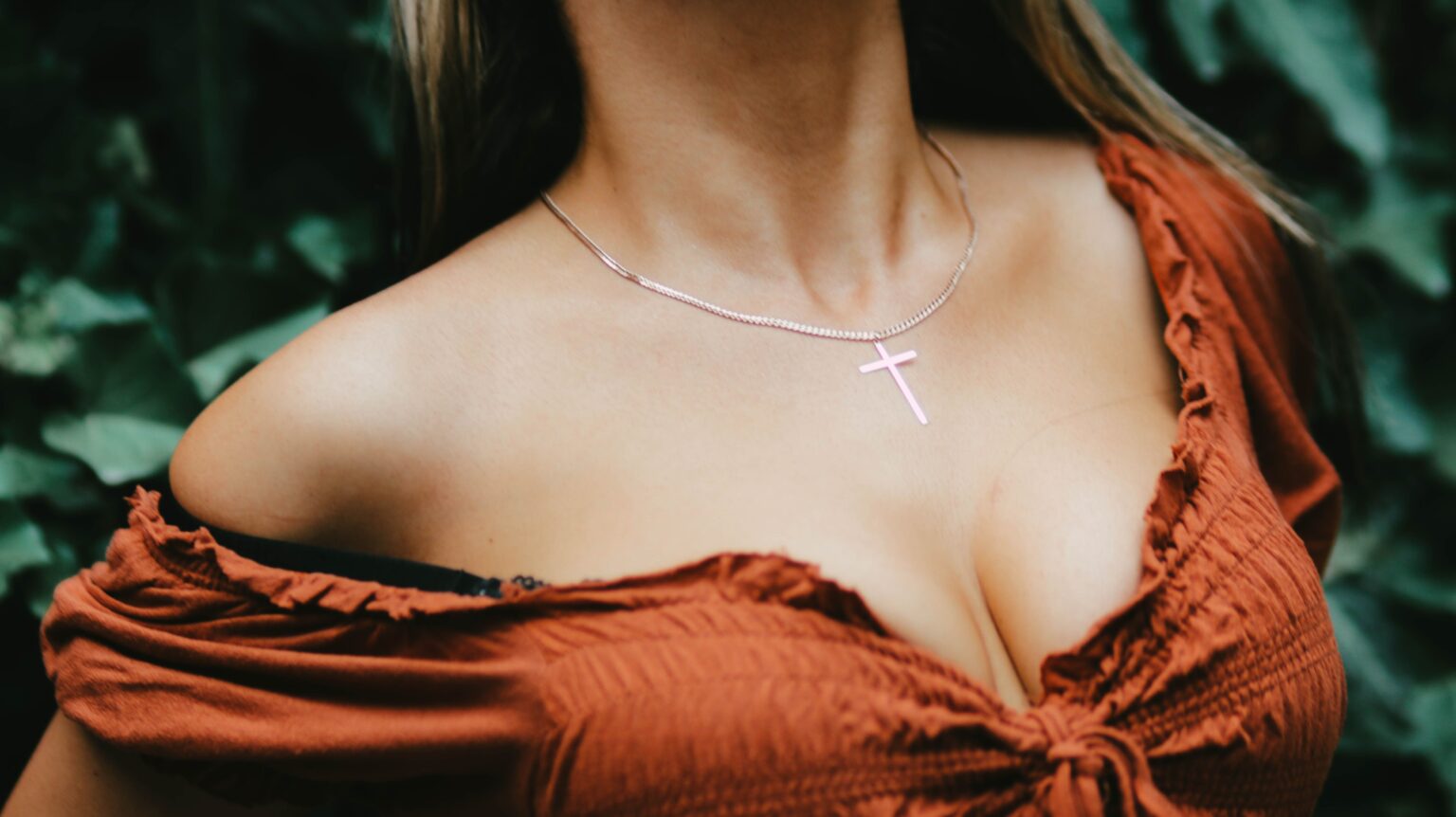What to Consider Before Getting Breast Lift Surgery